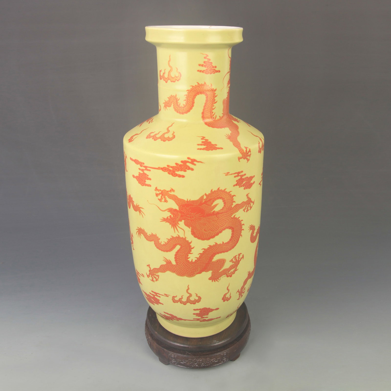 FAMILLE ROSE LIGHT YELLOW-GROUND DRAGON-PATTERN LARGE VASE: Qing Dynasty Kang Xi Period: High: 17.0 inch; Diameter: 7.50 inch; wooden base for picture and display purpose only.