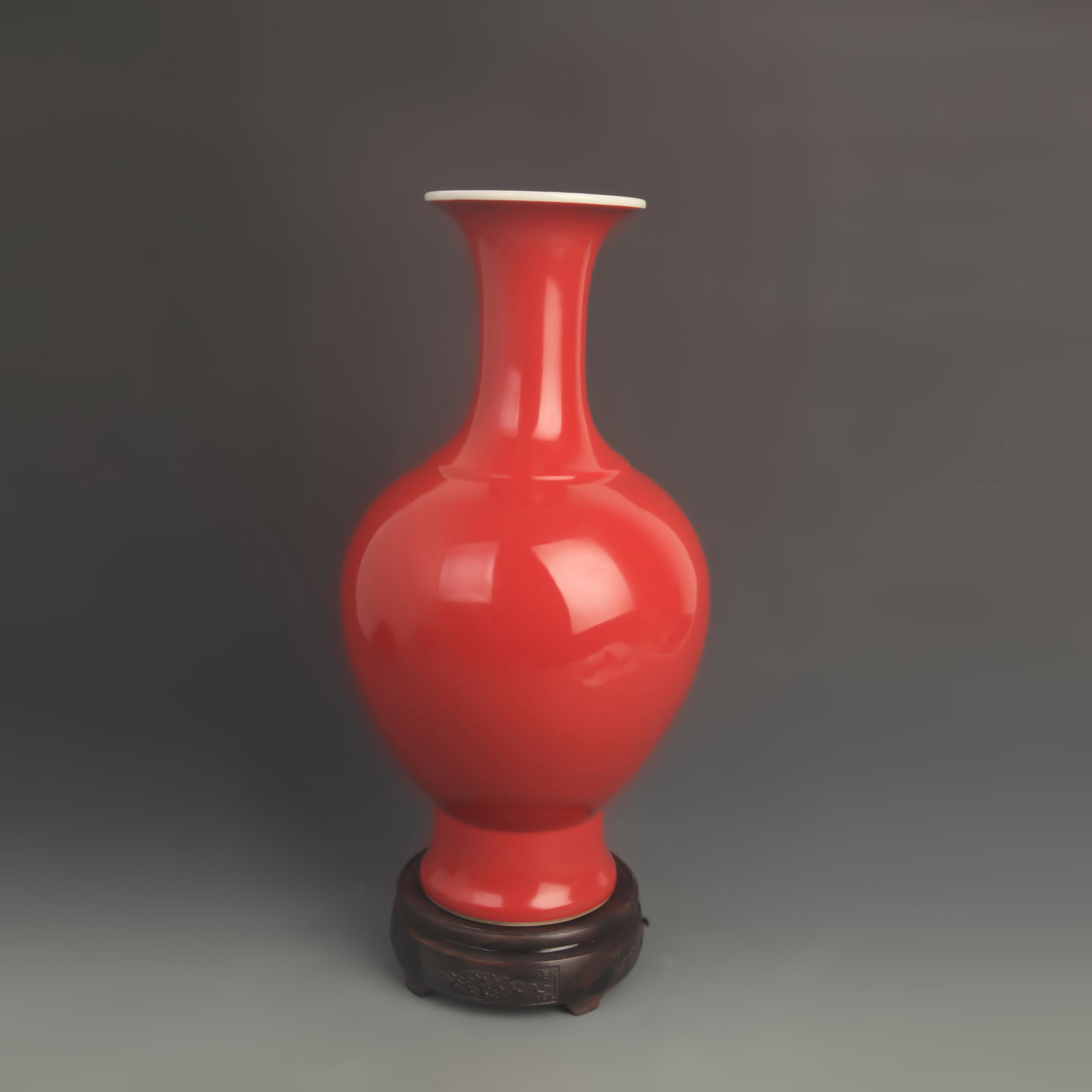 A SACRIFICIAL RED-GLAZED DISPLAY VASE - 4