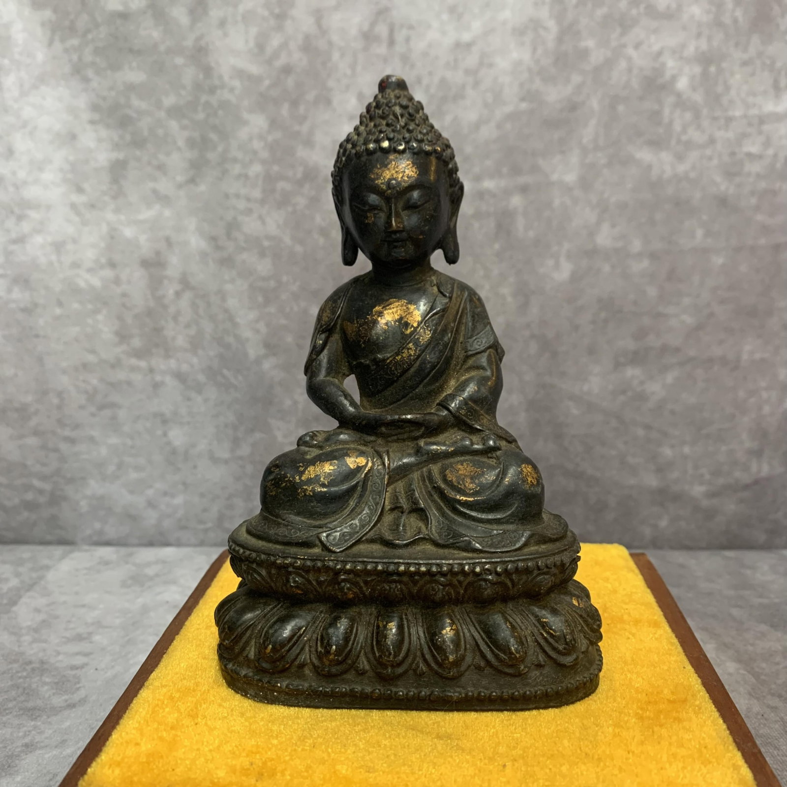 A FINE BRONZE GAUTAMA BUDDHA STATUE: 20th Century; High: 6.2 inch; Width: 4.0 inch; Long: 3.0 inch; wooden base for picture and display purpose only.