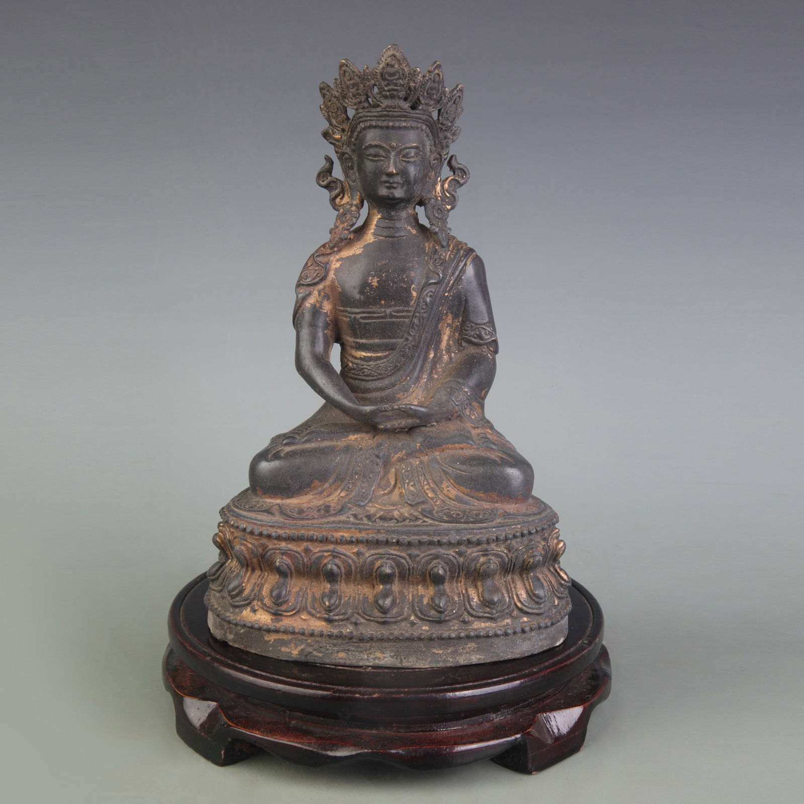 A FINE BRONZE BUDDHA STATUE: Qing Dynasty; High:8.5 inch; wooden base for picture and display purpose only.