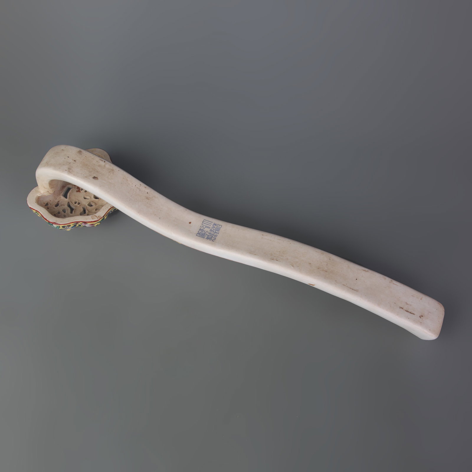 FAMILLE ROSE RUYI SCEPTER WITH ???U??AND LONGEVITY PATTERN - 4