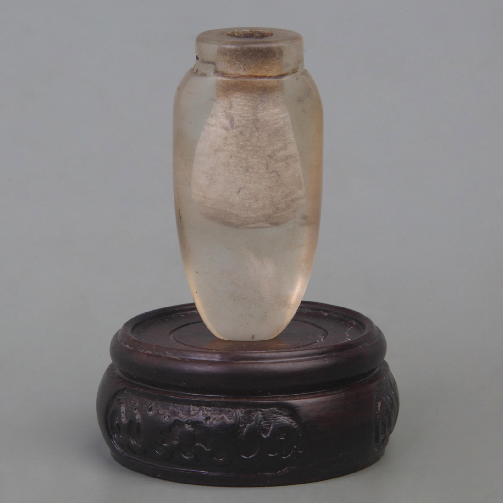 A FINE CRYSTAL GLASS SNUFF BOTTLE (1 of 4)