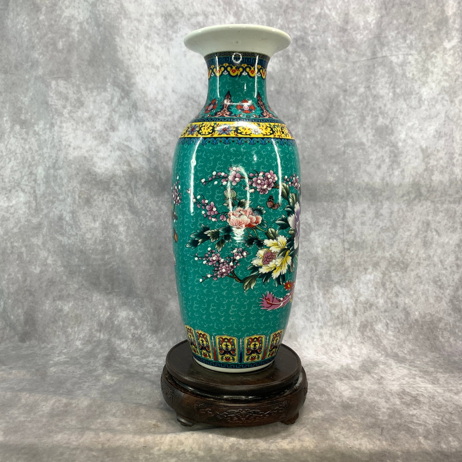 TURQUOISE FAMILLE ROSE LANTERN STYLE PORCELAIN VASE (DENG LONG PING): Republic Period; High: 13.9 inch; Diameter: 5 inch; wooden base for picture and display purpose only.