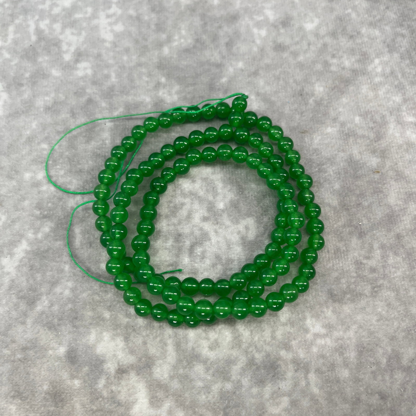 A FINE JADE BEAD MADE NECKLACE - 4