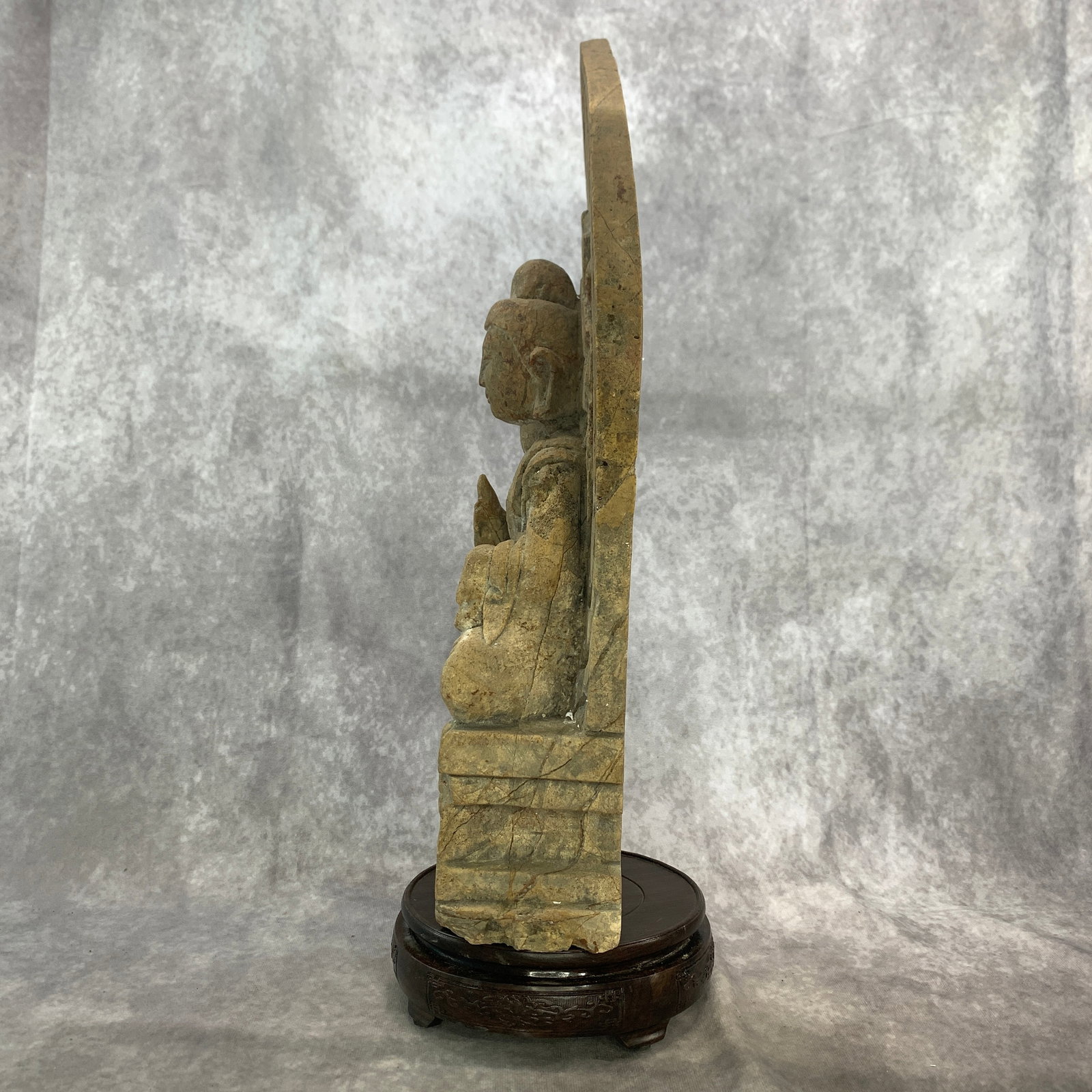 A LARGE CARVED STONE BUDDHIST DEVOTIONAL STELE - 2