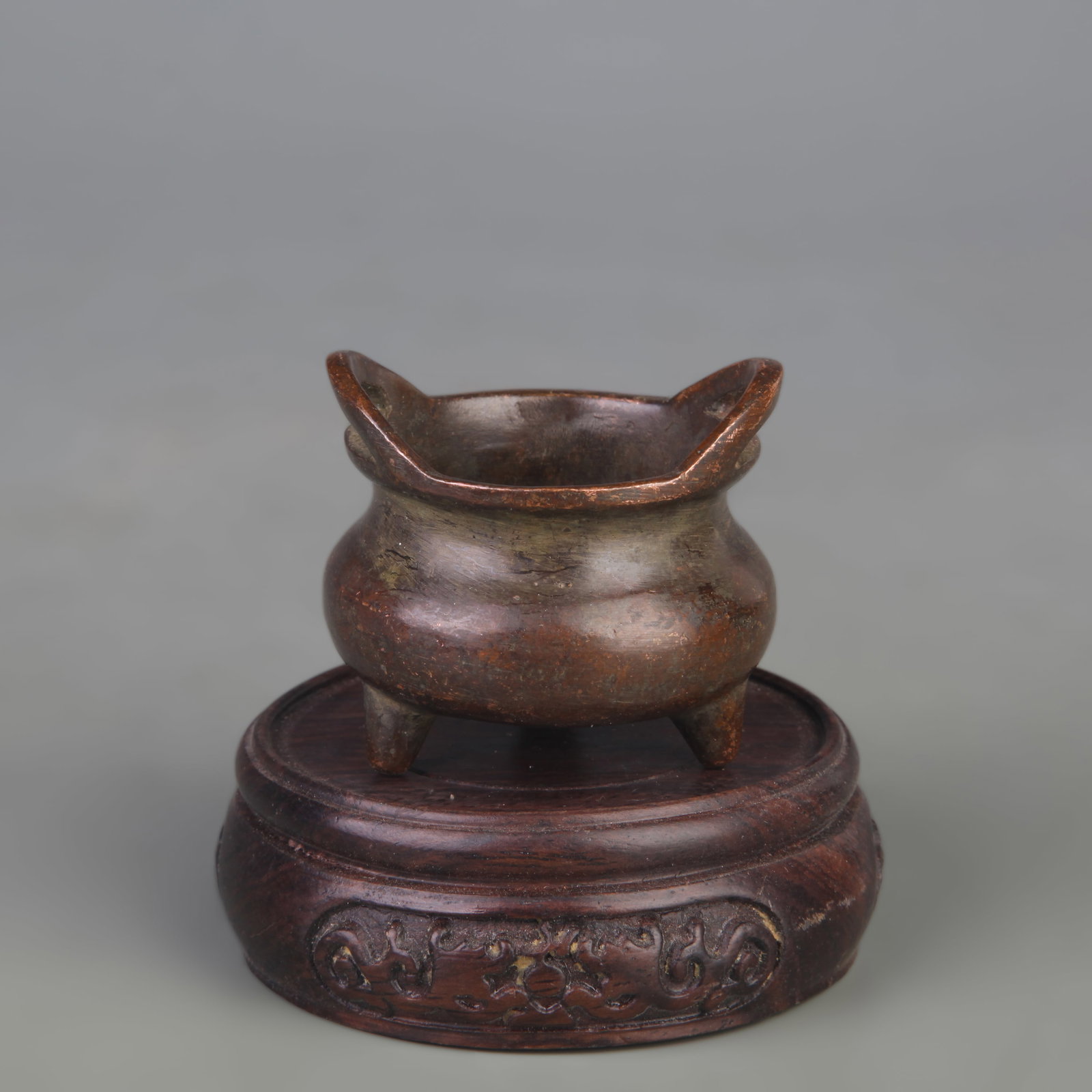 TRIPOD SMALL INCENSE BURNER WITH BRIDGE EARS: Qing Dynasty; Width: 2.0 inch; High: 1.8 inch; wooden base for picture and display purpose only.