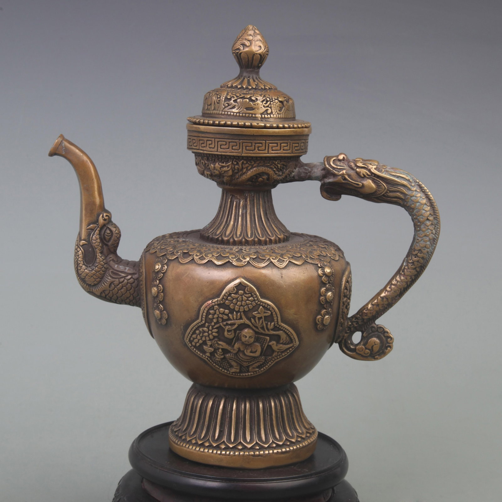 A FINE CHARACTER CARVING DRAGON HANDLE BRONZE EWER (1 of 6)