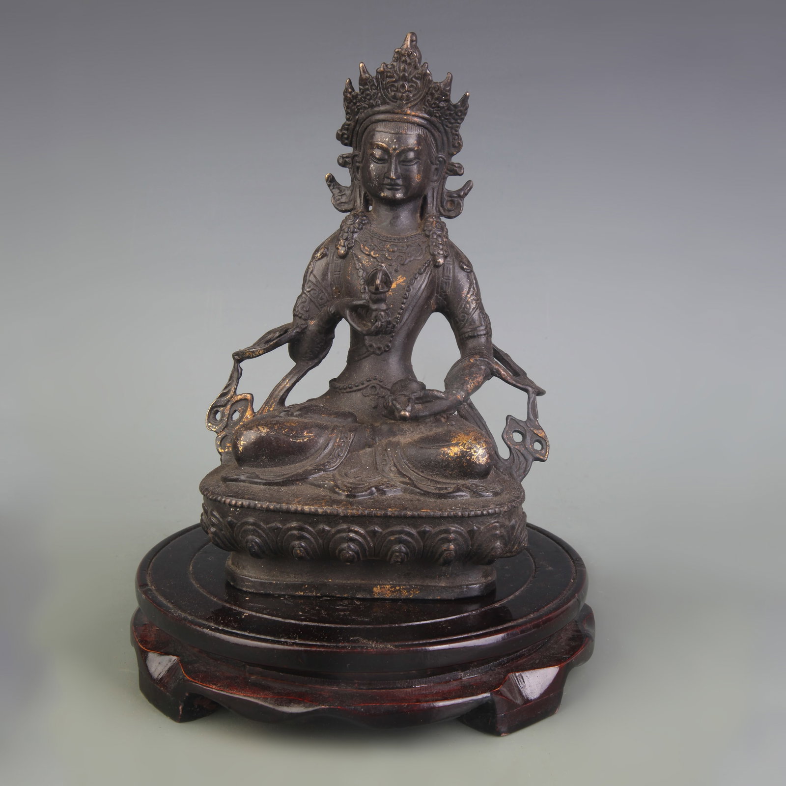 A FINE BRONZE VAJRASATTVA BUDDHA STATUE: Qing Dynasty; High: 7.9 inch; wooden base for picture and display purpose only.