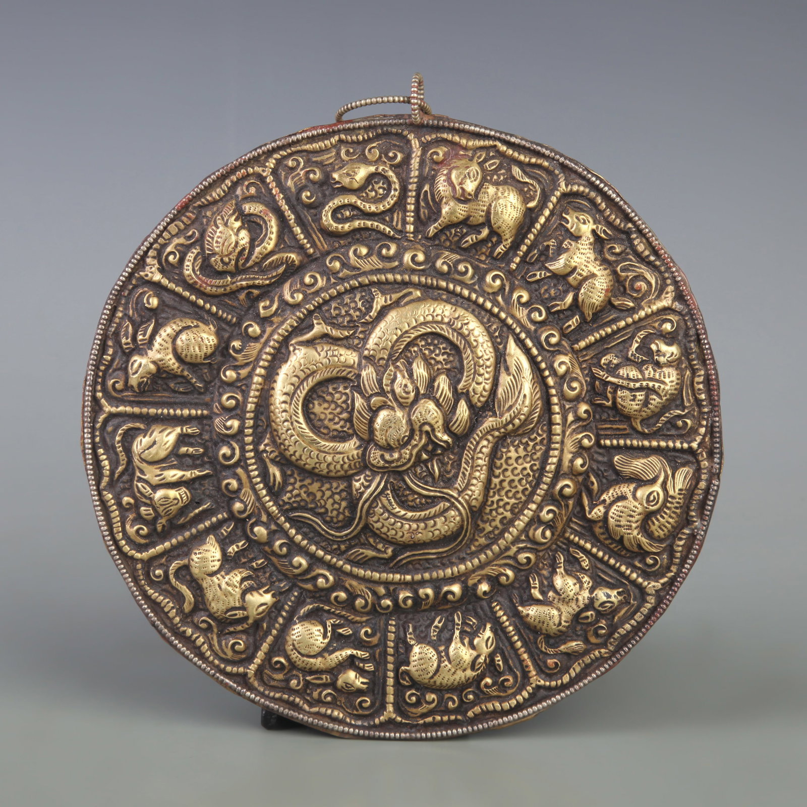 A CHINESE SANCAI-GLAZED SGRAFFITO 'LOTUS' FOLIATE-RIM YUHUCHUNPING VASE: Qing Dynasty; Diameter 7.4 inch;