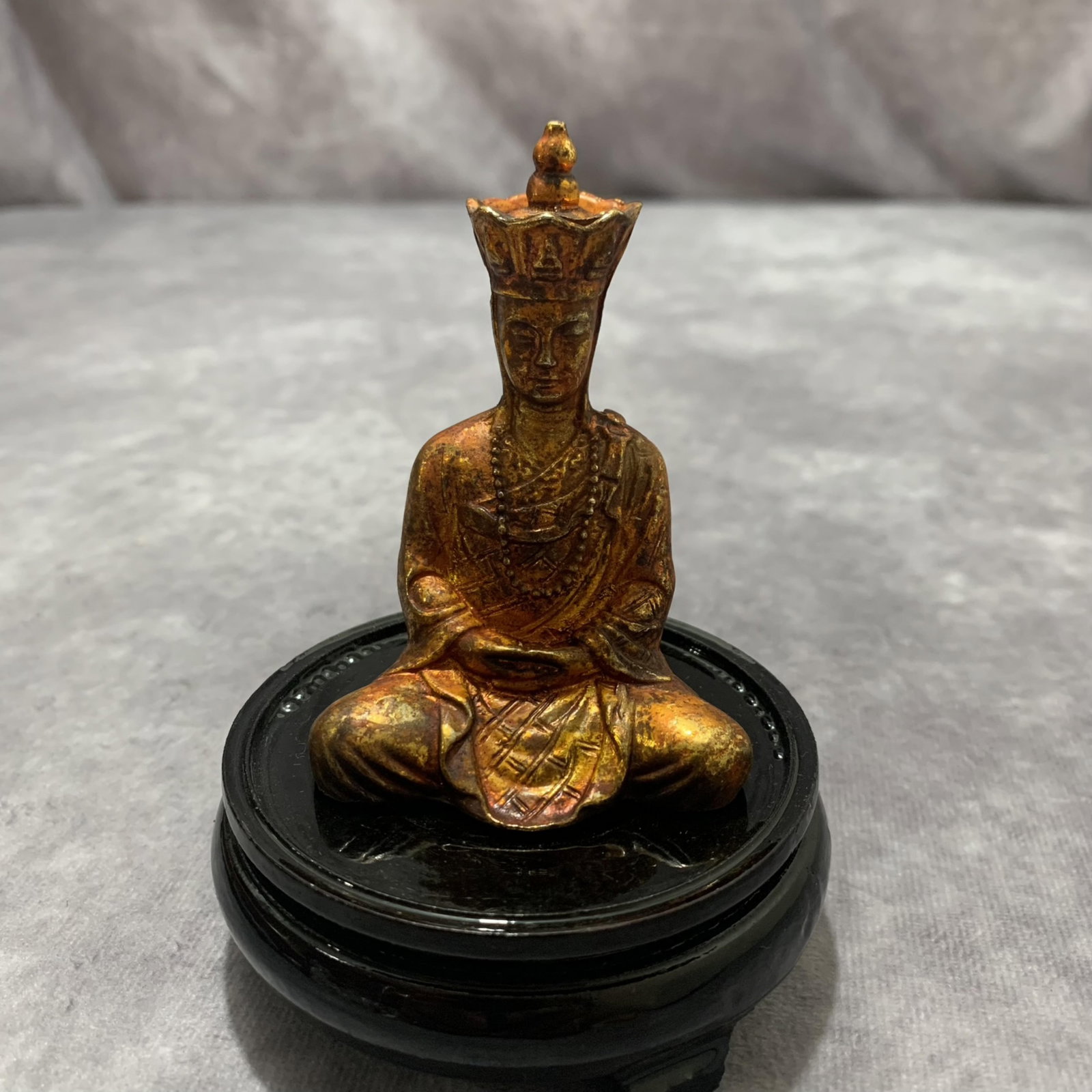 A FINE SMALL TIBETAN BUDDHIST STATUES: Modern; Long: 2.2 inch; Width: 3.2 inch; wooden base for picture and display purpose only.