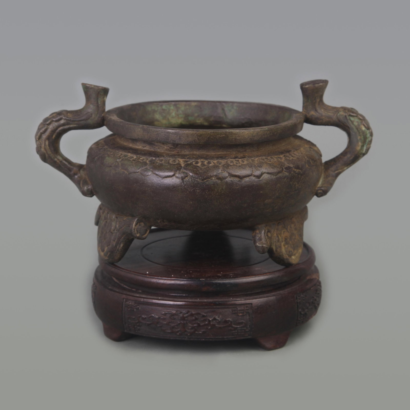 RARE DOUBLE-EARED THREE-LEGGED INCENSE BURNER: Ming Dynasty Style; Diameter: 7.7 inch; High: 4.2 inch; wooden base for picture and display purpose only.