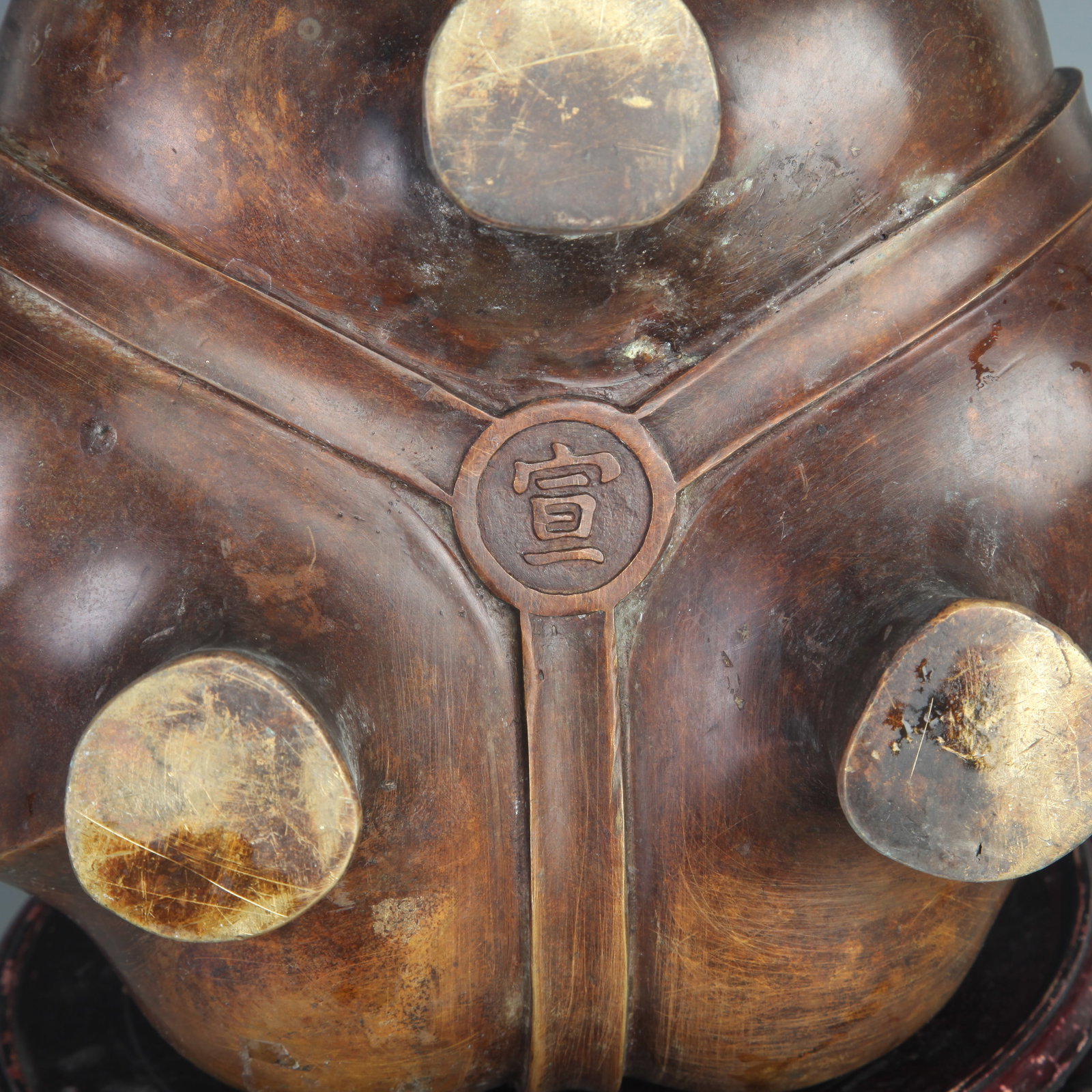 A LARGE DOUBLE-HANDLED TRIPOD INCENSE BURNER - 5