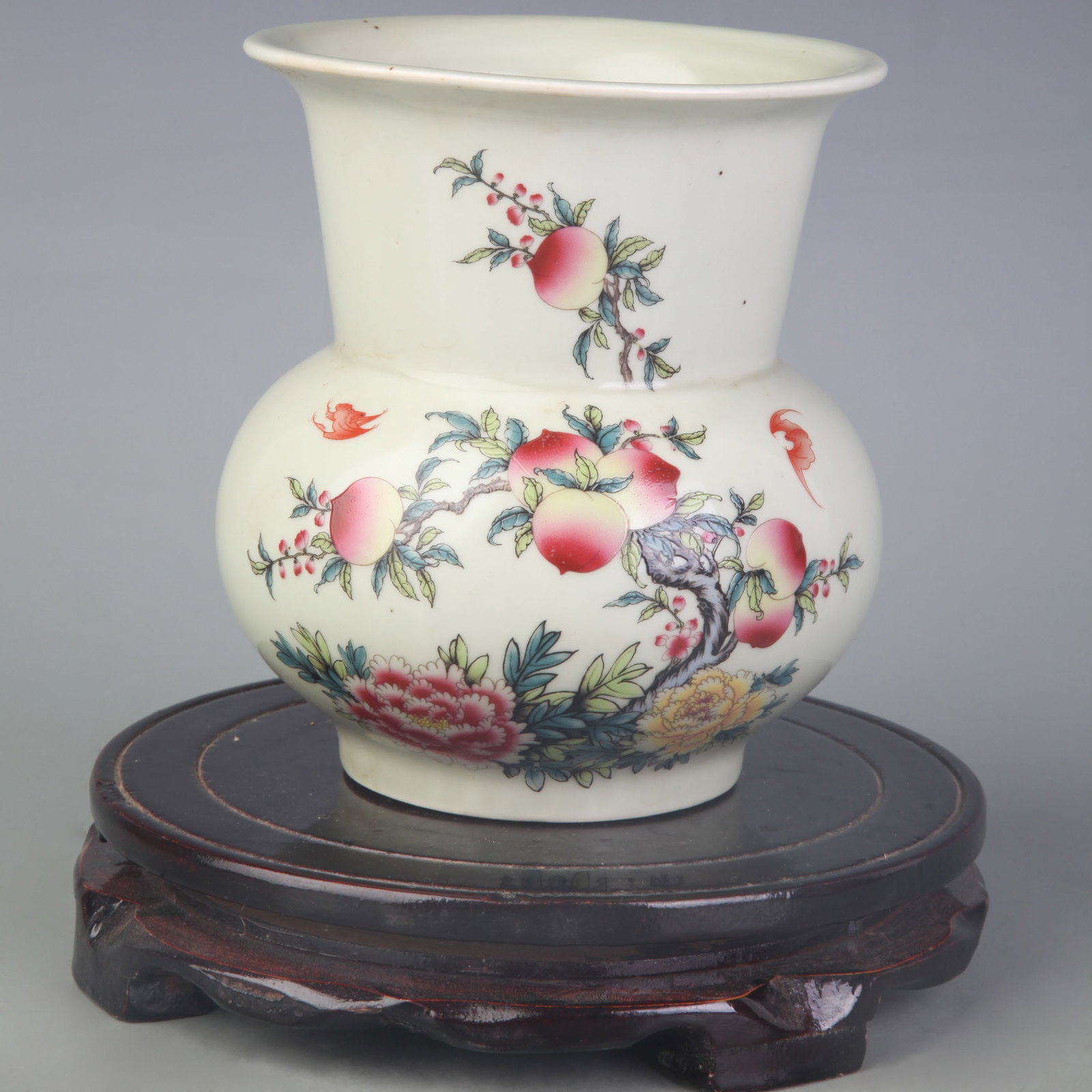 PEA-GREEN-GLAZED ZHADOU SPITTOON WITH LONGEVITY CHARACTER DECORATION: Qing Dynasty Yong Zheng Period; High: 5.6 inch; Diameter: 4.6 inch ; wooden base for picture and display purpose only.