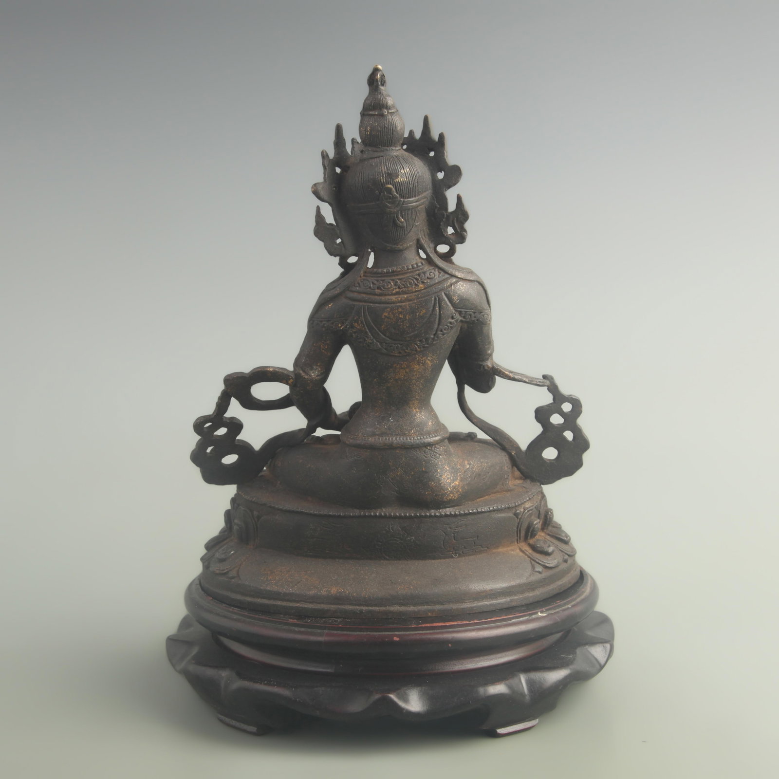 A FINE BRONZE VAJRA SCEPTER STATUE - 4