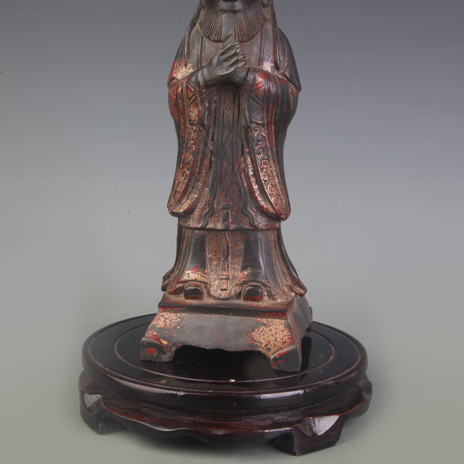 A FINE BRONZE OFFICIAL FIGURE - 3