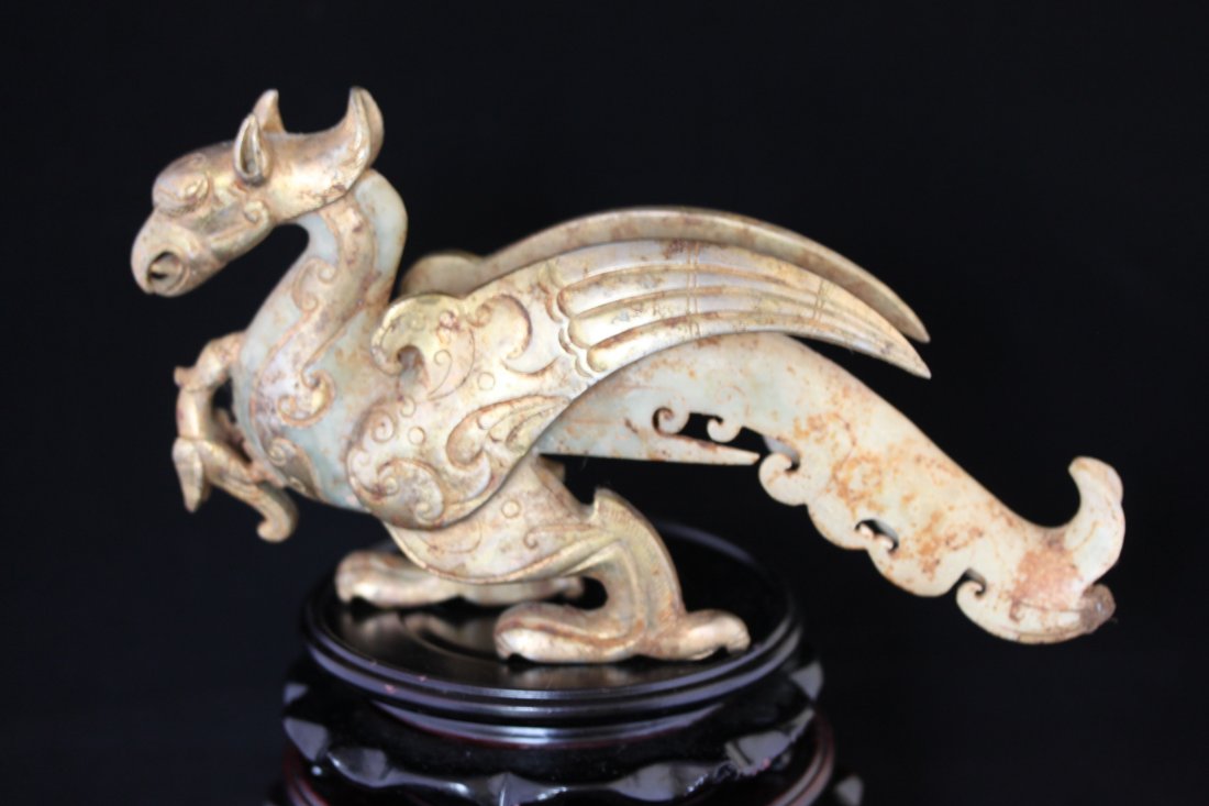 A FINELY CARVED BRONZE AND JADE "DRAGON" DECOREATION, H: L:8.0 in x H:4.5 in