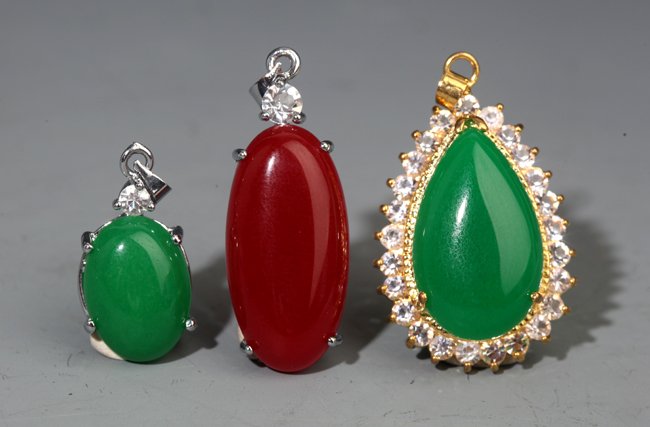 A GROUP OF THREE ZIRCON PENDANT: 20th Century, L:0.75 in×1.25 in
