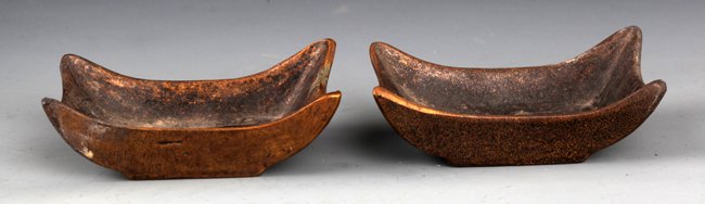 A PAIR OF "SHIP" SHAPE BRONZE BRUSH WASHER: Ming Dynasty, H:1.5 in×W:2.5 in