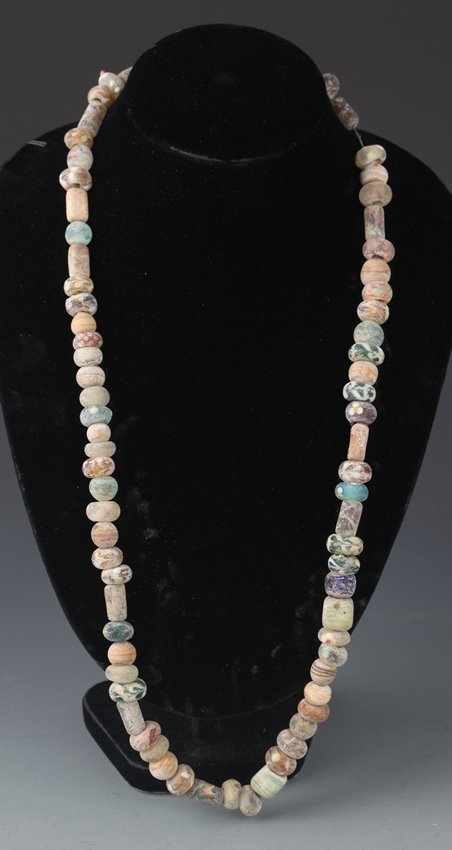 AN OLD GLASS PRAYER BEADS NECKLACE: Han Dynasty, L:0.25 in×0.5 in