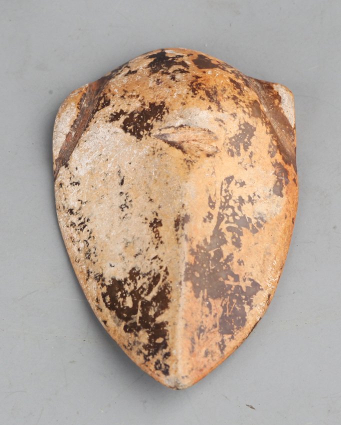 A VERY OLD CICADA SHAPED JADE: Han Dynasty, L:1.5 in×W:1.00 in