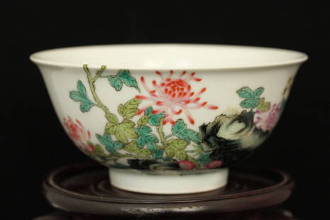 A FAMILLE ROSE BOWL WITH CHRYSANTHEMUM DESIGN: 19th Century, D: 5.9 in. PROPERTY FROM A PRIVATE CALIFORNIA COLLECTION.