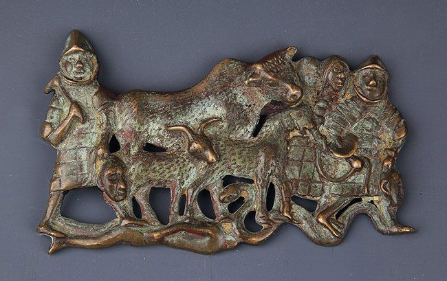 A OLD AND FINELY CARVED BRONZE MONGOLIA PLATE: 20th Century, L:5.25 in×W:3.25 in