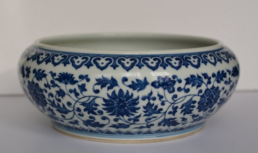 A LARGE BLUE AND WHITE BRUSH WASHER: Qianlong Mark and of the Period. D?9 in. PROVENANCE: BOSTON PRIVATE COLLECTION SINCE 1966.