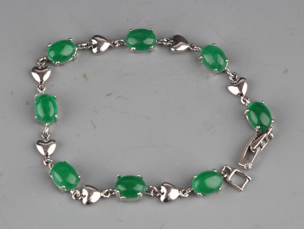 A GROUP OF BRACELETS: Modern, Each Beads ?L:0.2 in—0.5 in