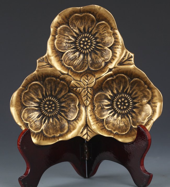 A BRONZE TIBETAN RELIGIOUS BRUSH WASHER: A BRONZE TIBETAN RELIGIOUS BRUSH WASHER. Qing Dynasty, High: 1.25 inch x Wide: 8 inch
