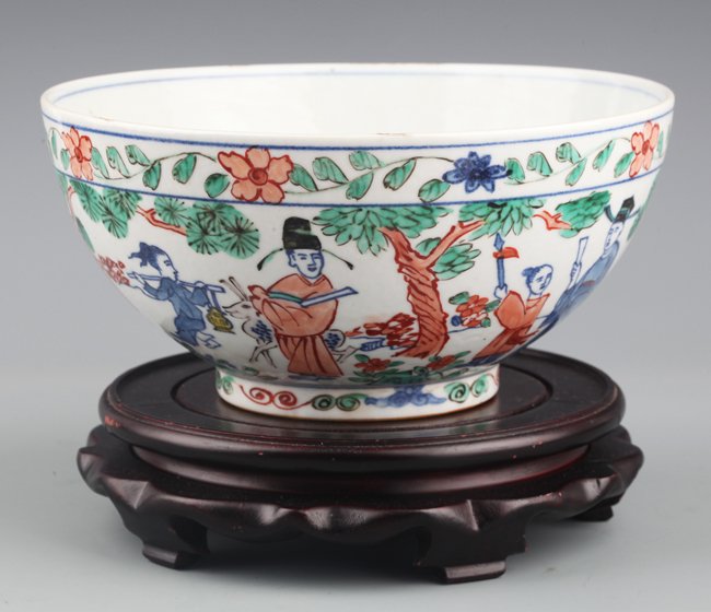 A COLORFUL PAINTED PORCELAIN BOWL: A COLORFUL PAINTED PORCELAIN BOWL. Ming Dynasty, Wan Li Period, High: 3.75 inch x Diameter: 8 inch