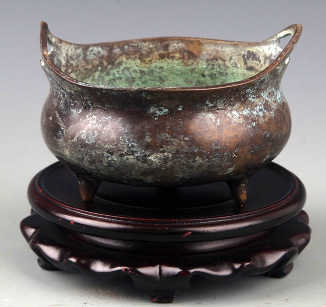 A FINE BRONZE CENSER: Ming Dynasty, H:2.5in×D:4.5in