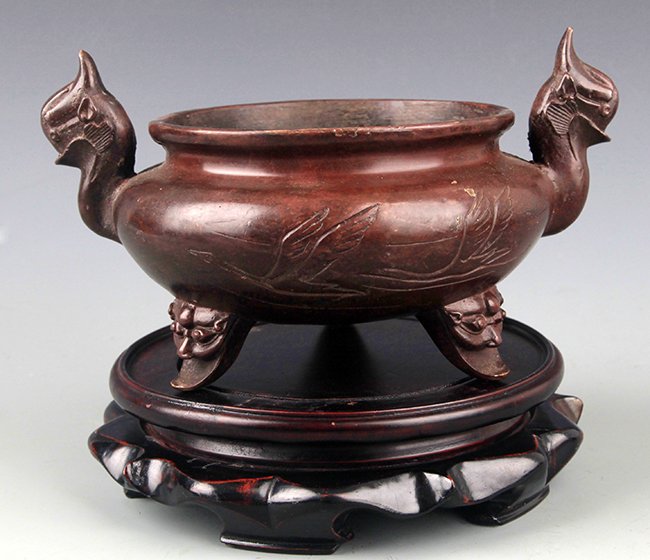 A DOUBLE EAR ROUND BRONZE CENSER: Ming Dynasty, H:3.5in×L:7.7in×D:5.0in