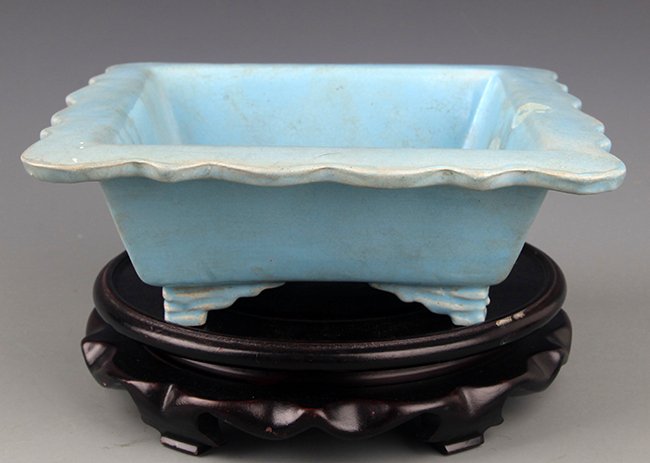A SKY BLUE COLOR SQUIRE PORCELAIN BRUSH WASHER: A SKY BLUE COLOR SQUIRE PORCELAIN BRUSH WASHER, Song Dynasty, H:3.0 inch X L:8.5 inch X W:9.0 inch