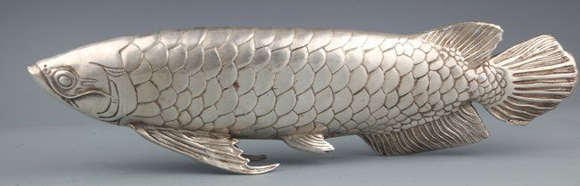 A VERY LARGE SILVER PLATED FISH LIKE DECORATION (1 of 6)