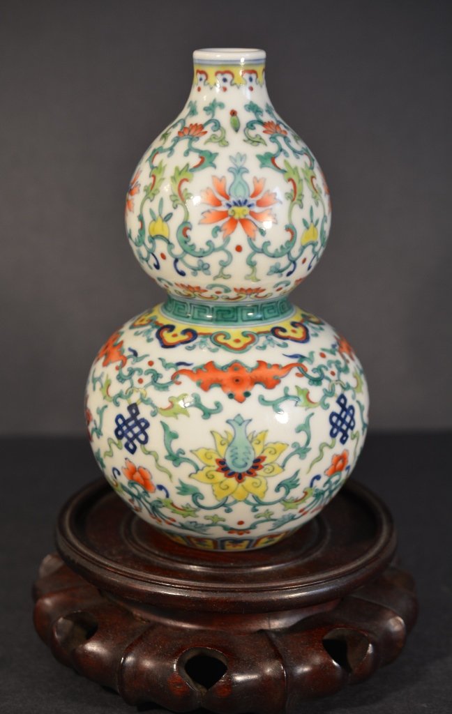 A FINE DOUCAI DONBLE GOURD VASE (1 of 8)