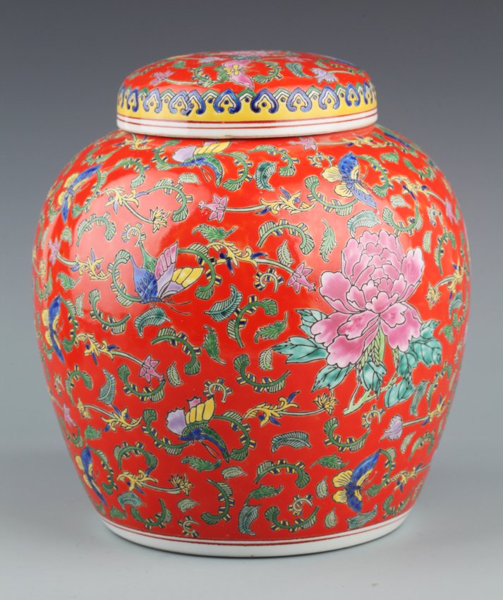 A RED COLOR FINELY PAINTED PORCELAIN JAR (1 of 8)