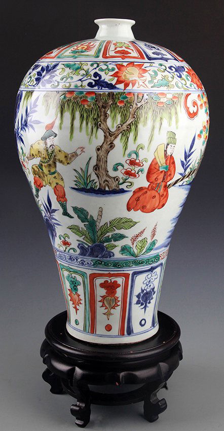 A FINE FAMILLE-VERTE PORCELAIN JAR, MEI PING (1 of 8)