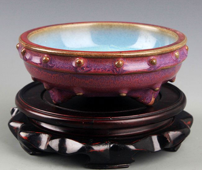 A FINE "JUN" PORCELAIN WATER JAR (1 of 3)