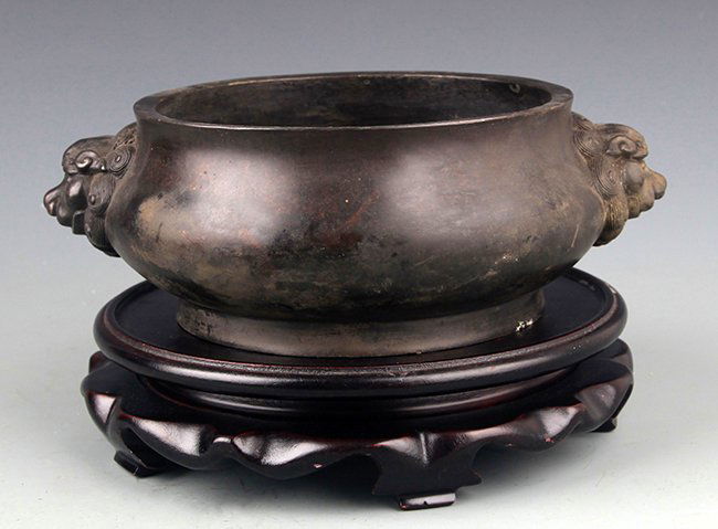 A DOUBLE LION EAR CARVING BRONZE CENSER (1 of 4)