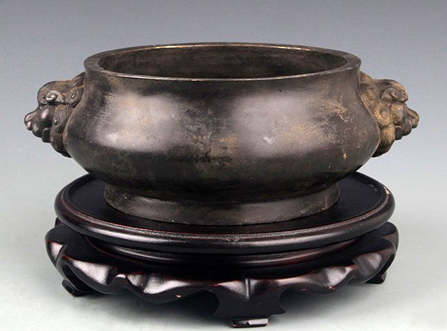 A DOUBLE LION EAR CARVING BRONZE CENSER (1 of 4)