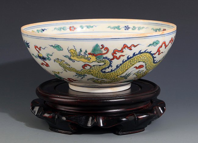 A DRAGON PAINTING DOUCAI PORCELAIN BOWL: Possibly Ming Dynasty, High: 3.0 inch x Diameter: 7.75 inch