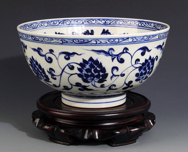 A FINELY PAINTED BLUE AND WHITE PORCELAIN BOWL: Ming Dynasty Yong Le Period, High: 4.0 inch x Diameter: 8.25 inch