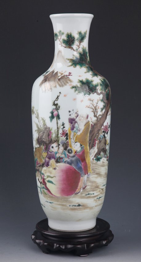 A FINELY STORY PAINTED TALL PORCELAIN JAR (1 of 8)