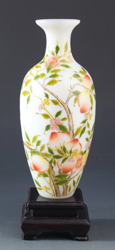 A COLORFUL PEACH PAINTED PORCELAIN BOTTLE (1 of 5)