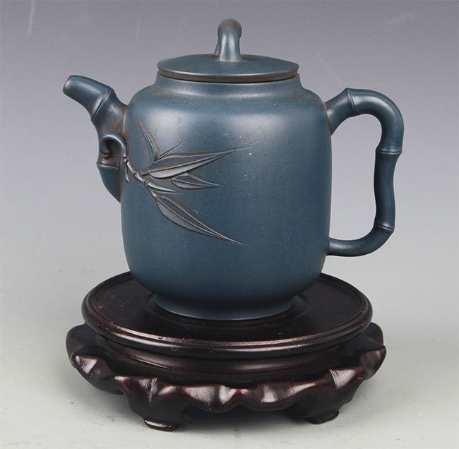 A FINE BAMBOO YI XING ZI SHA TEA POT (1 of 6)