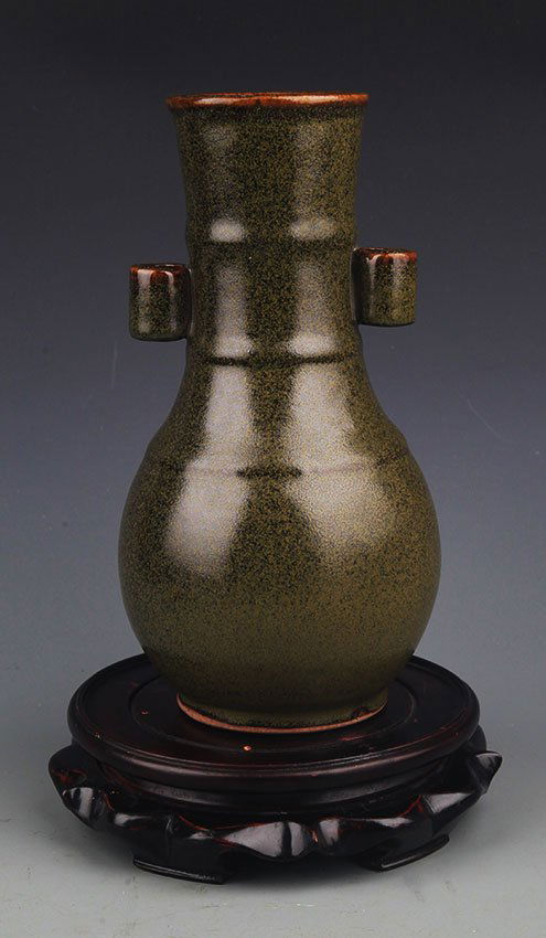 A TEA COLOR DOUBLE EAR PORCELAIN BOTTLE (1 of 6)