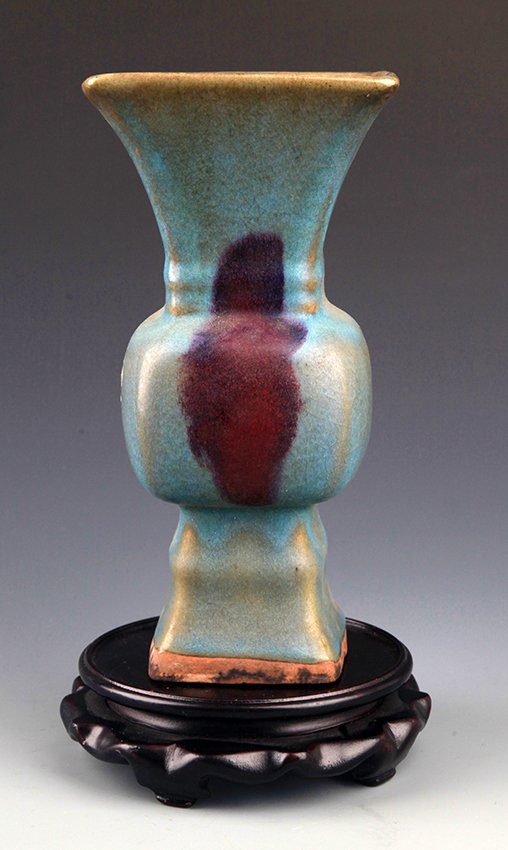 A CELADON JUN PORCELAIN JAR (1 of 5)