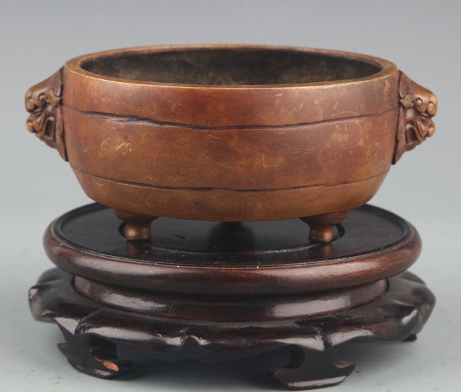 A DOUBLE EAR ROUND TRIPOD STAND BRONZE CENSER (1 of 4)