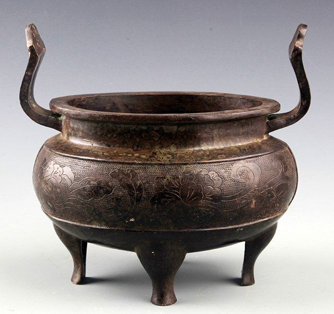 A FLOWER CARVING BRONZE CENSER (1 of 5)