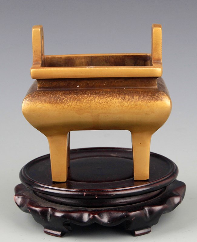 A SMALL SQUIRE BRONZE CENSER (1 of 4)